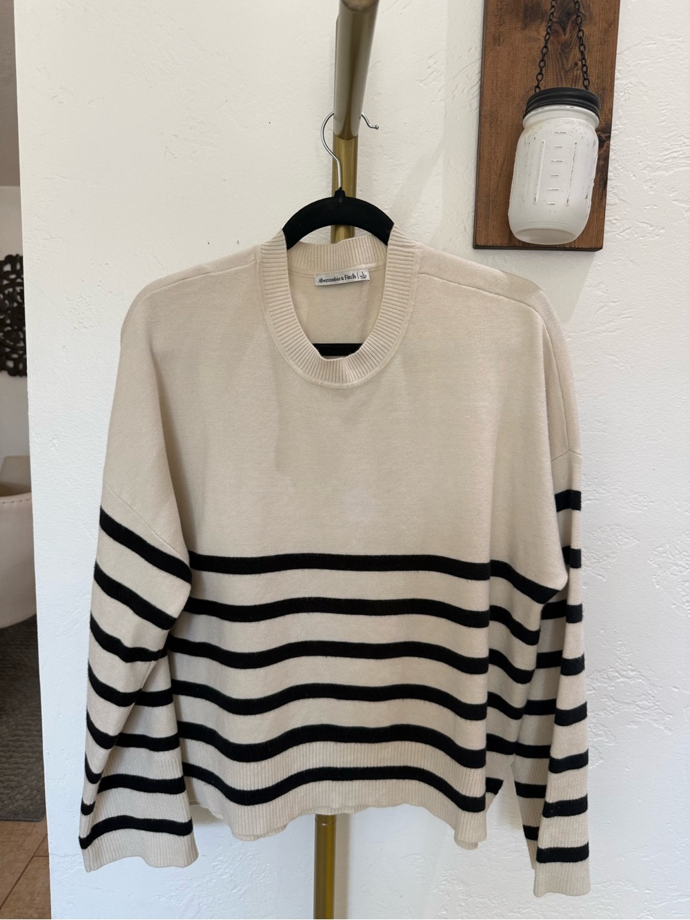 Abercrombie & Fitch Cream and Black Striped Crew Sweater
